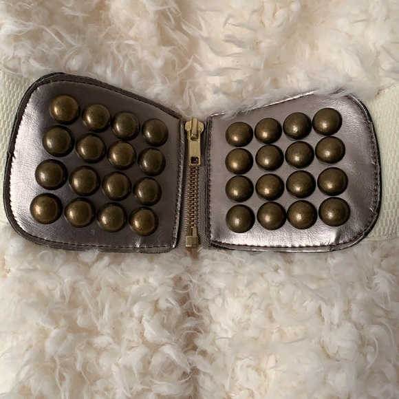 Vest - Picture 2 of 5